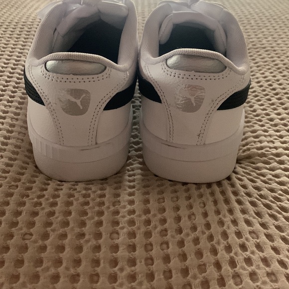 ❗️CLEAROUT❗️ Puma Women’s Jada Sneaker - Picture 6 of 7